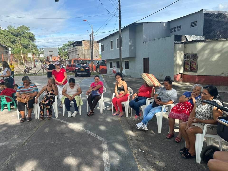 Seguimos sirviendo con amor y dedicación FUNDACIÓN brigadas con…