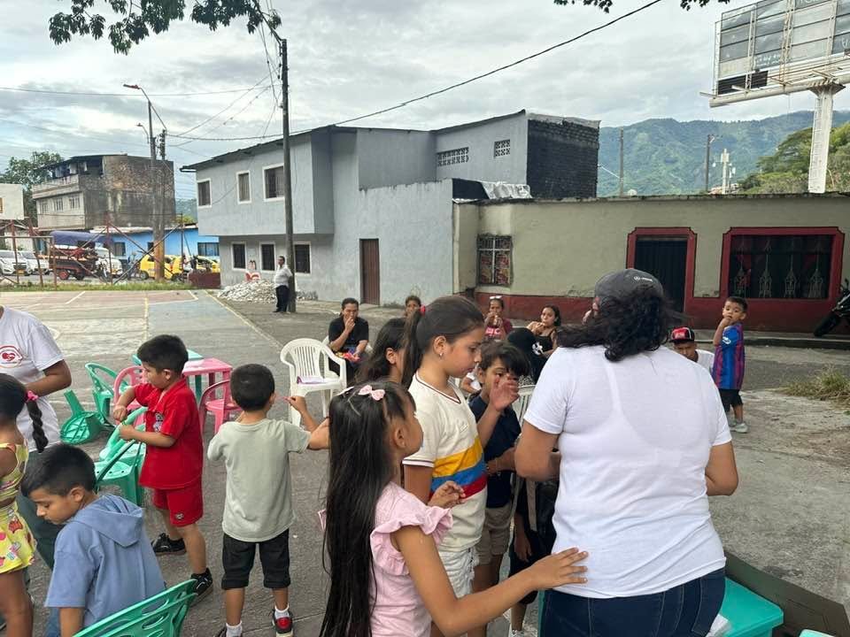 Seguimos como fundación trabajando por los niños de Combeima, sus…