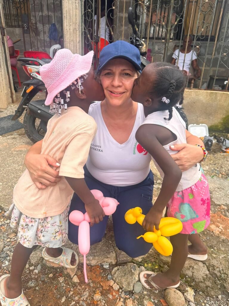 Dios ha sido bueno. Seguimos atendiendo a los niños del Barrio Las…